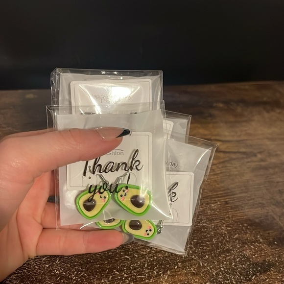 AVOCADO Earrings Teacher fun earrings - Picture 4 of 4